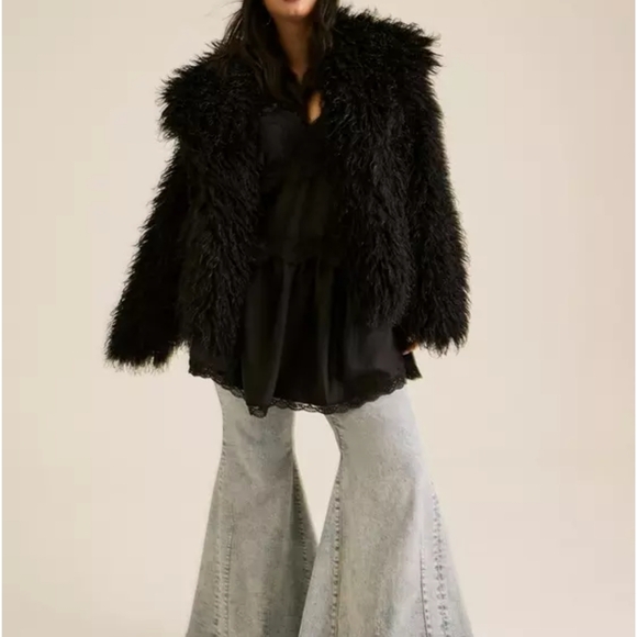 Torrid Festi Black Wide Collar Faux Fur Jacket - Picture 5 of 7